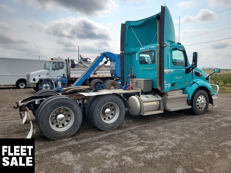 2018-peterbilt-579-image-6