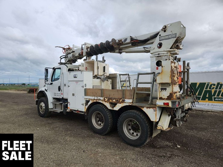 2013-freightliner-m2-106-image-3