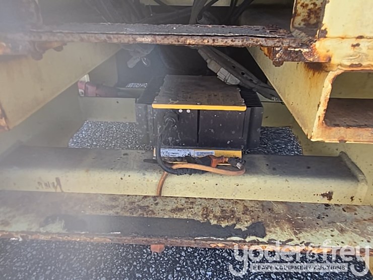 2016-jlg-3246es-image-15
