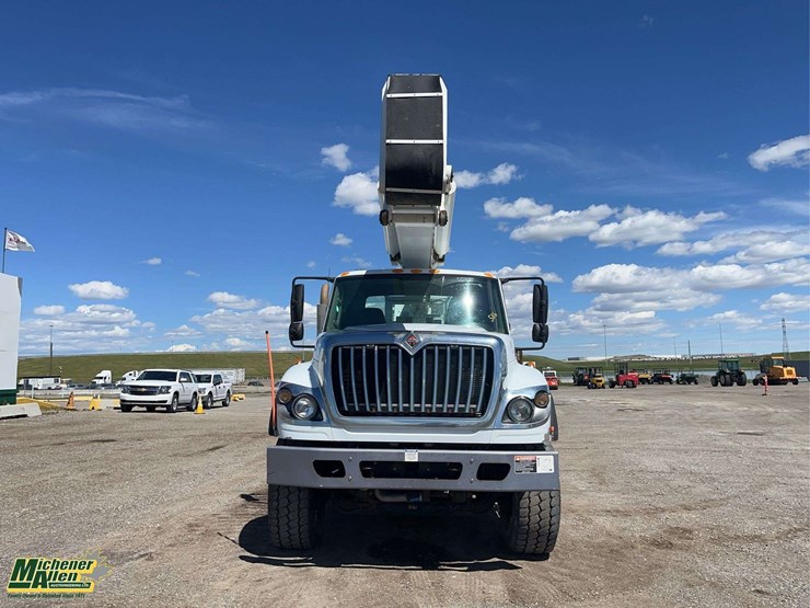 international-workstar-7500-image-9