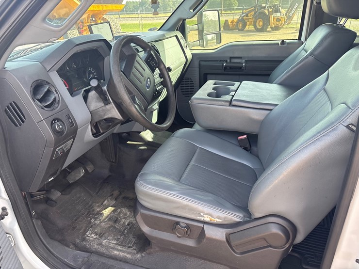 2016-ford-f550-image-35