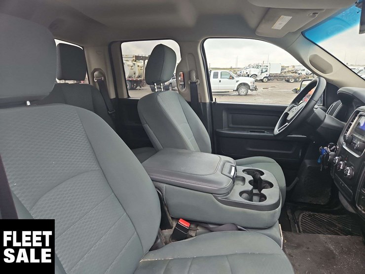 2015-dodge-1500-image-18