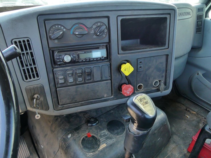 2007-international-8600-image-15