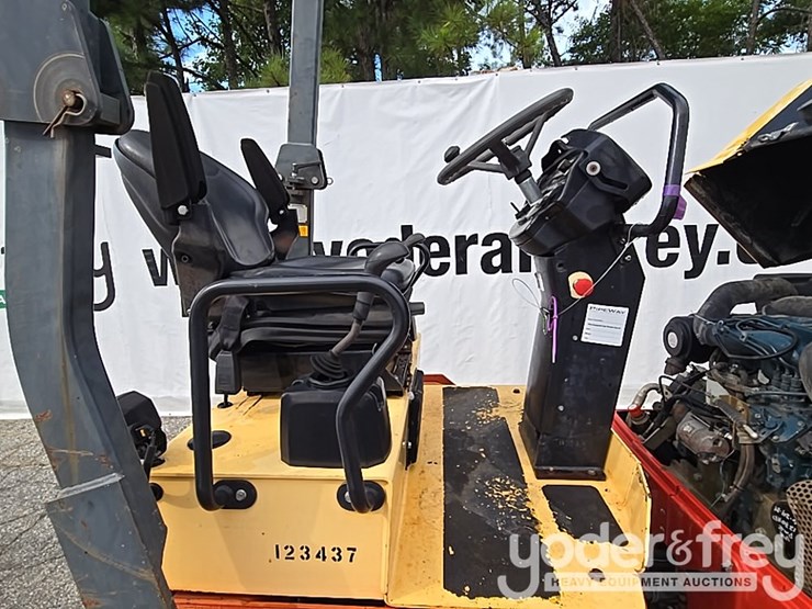 2010-dynapac-cc1200-image-22