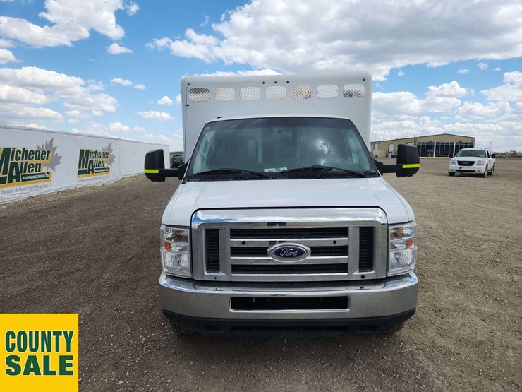 2018-ford-e450-image-9