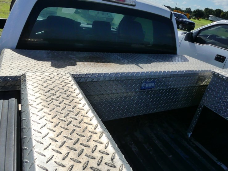 2014-ford-f150-xl-image-10