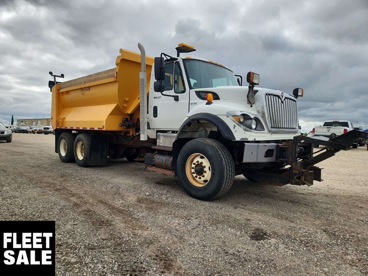 international-workstar-7500-image-2