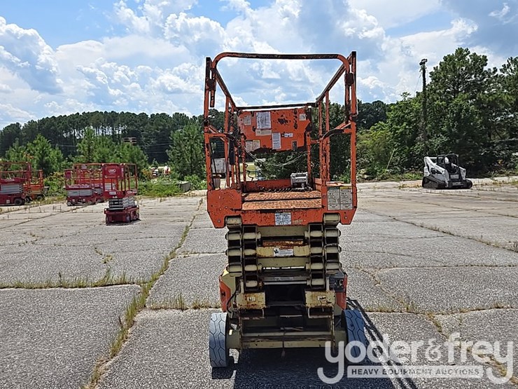 2016-jlg-3246es-image-4