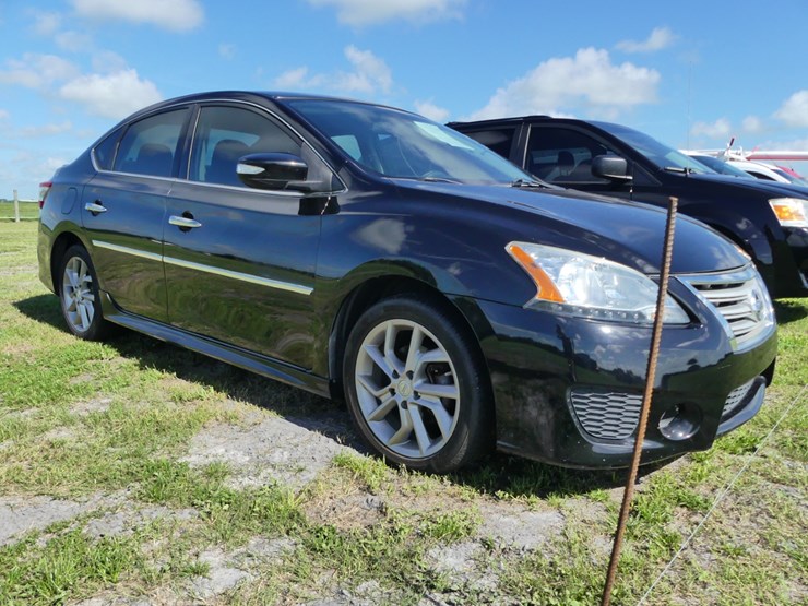 2015-nissan-sentra-image-2