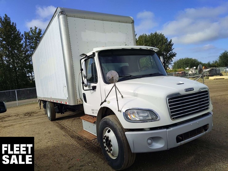 2017-freightliner-m2-106-image-12