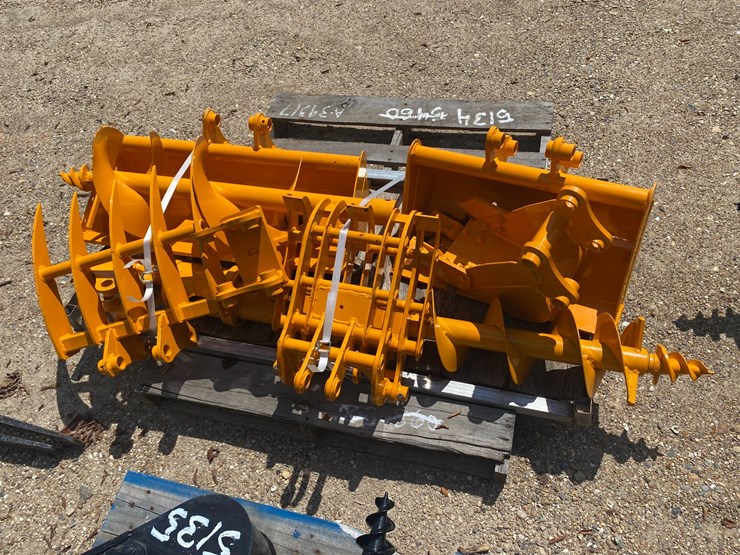 #5134-•-(8)-mini-excav-ator-attachments-image-4
