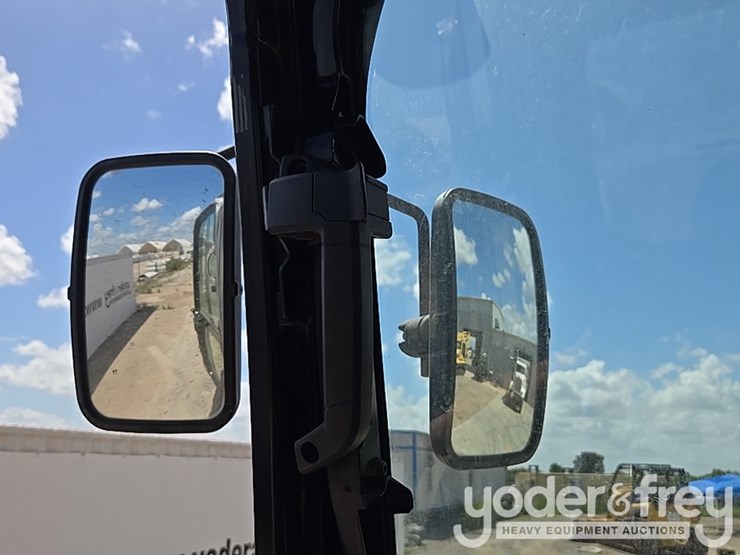 2019-caterpillar-336-image-65