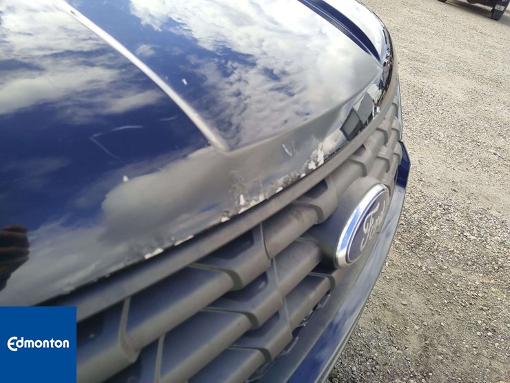 2016-ford-explorer-image-36