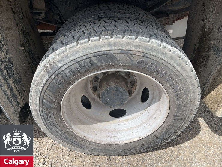 2015-ford-f550-image-11