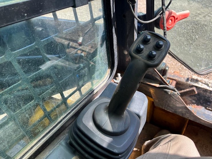 2019-deere-317g-image-20