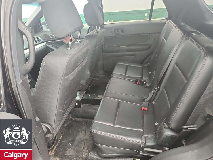 2019-ford-explorer-image-23