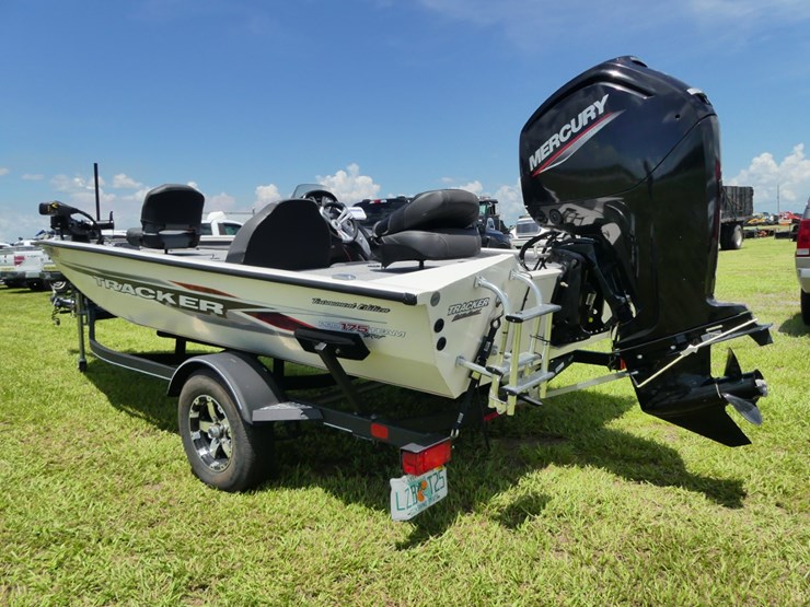 2020-basstracker-17.5'-aluminum-bass-boat-image-5