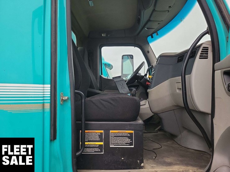 2018-peterbilt-579-image-30