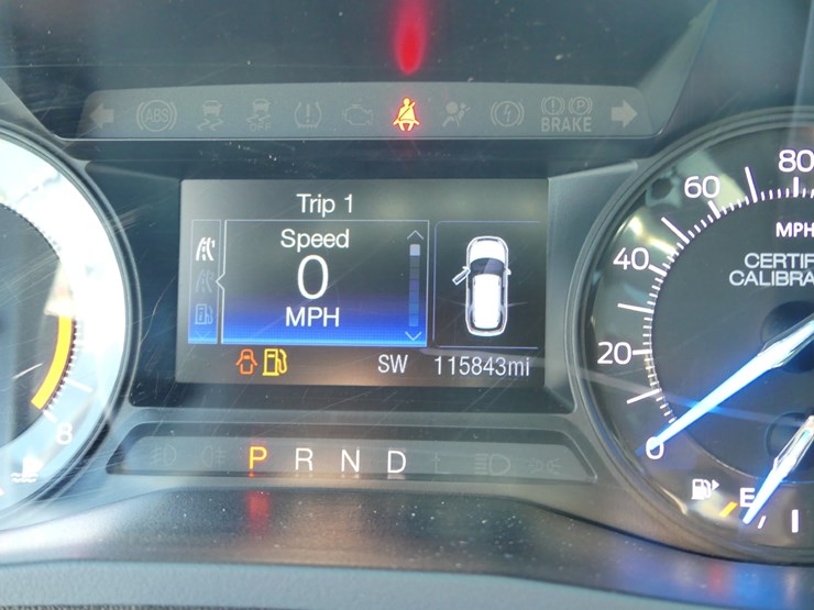 2017-ford-explorer-image-15