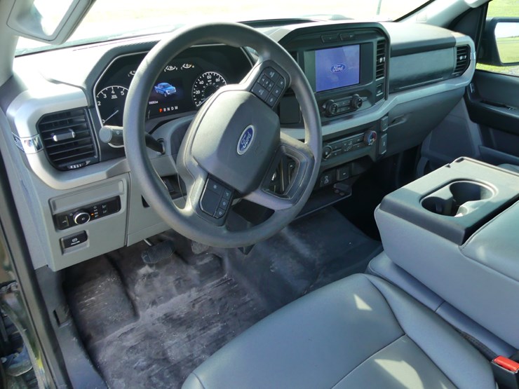 2021-ford-f150-xl-image-13