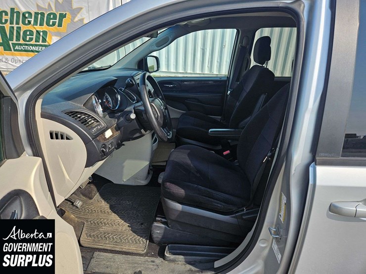 2011-dodge-grand-caravan-se-image-7