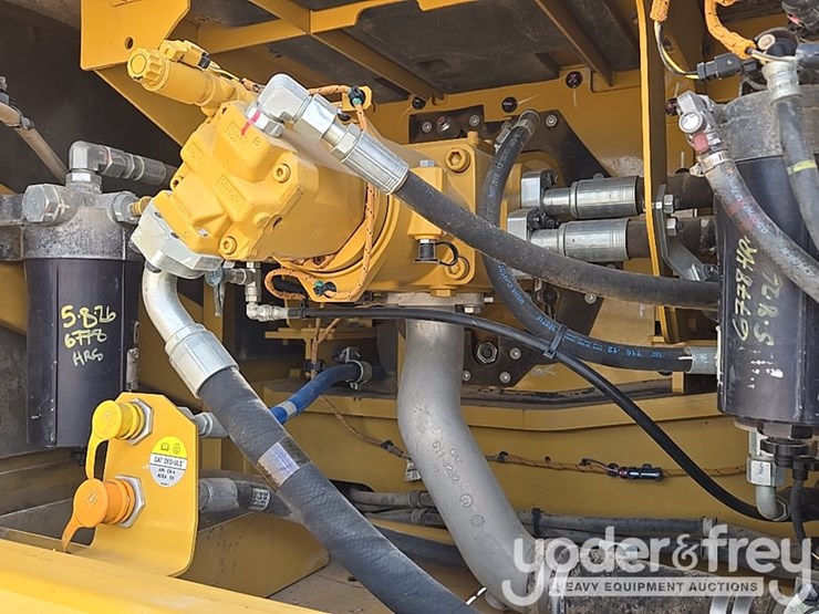 2019-caterpillar-336-image-41