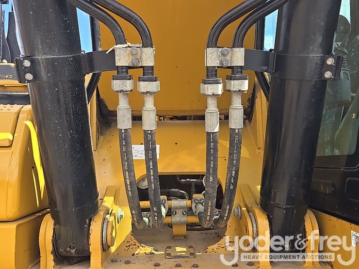 2019-caterpillar-336-image-26