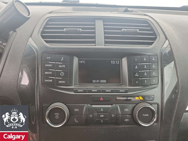 2019-ford-explorer-image-14