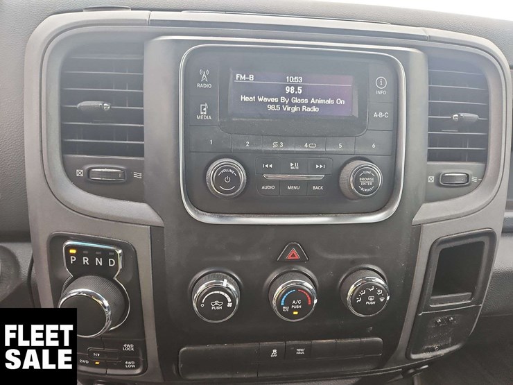 2015-dodge-1500-image-23