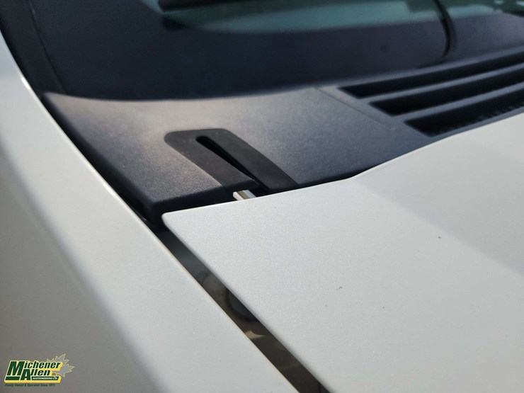cadillac-escalade-esv-image-75
