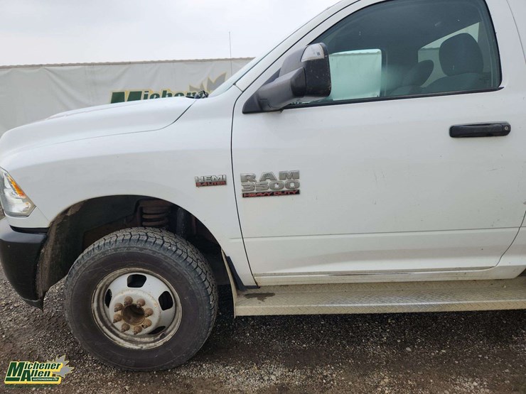 2016-dodge-3500-image-50