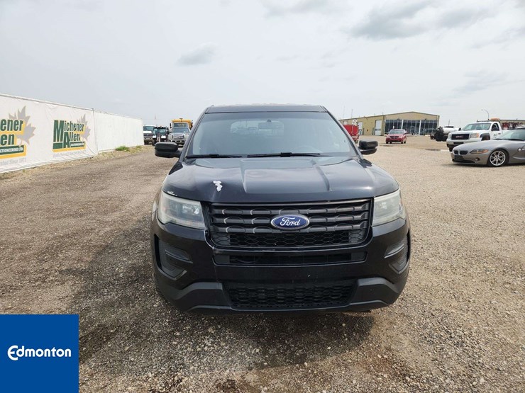 2016-ford-explorer-image-10