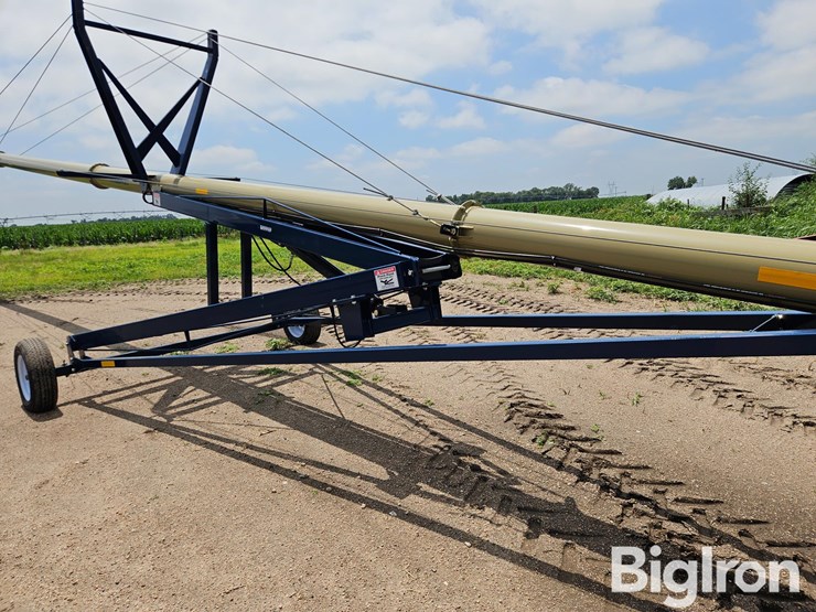 2022-harvest-international-h1084xt-torpedo-auger-w/swing-hopper-image-17