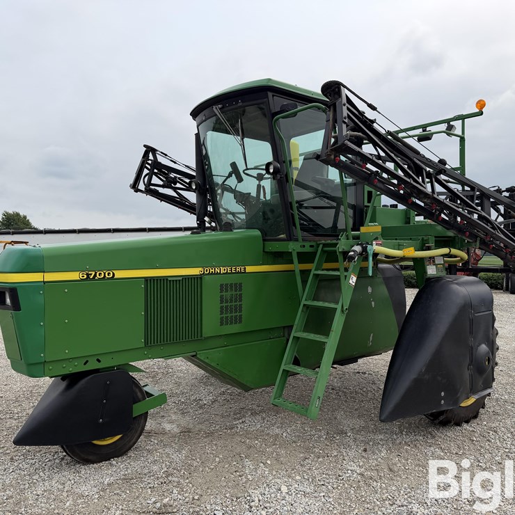 2006 JOHN DEERE 6700