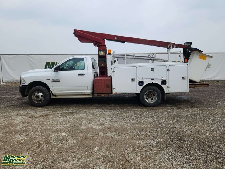 2016-dodge-3500-image-6