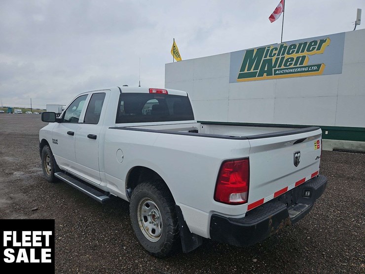 2015-dodge-1500-image-3