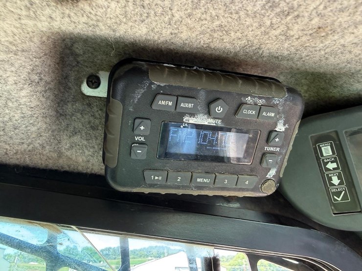 2019-deere-333g-image-23