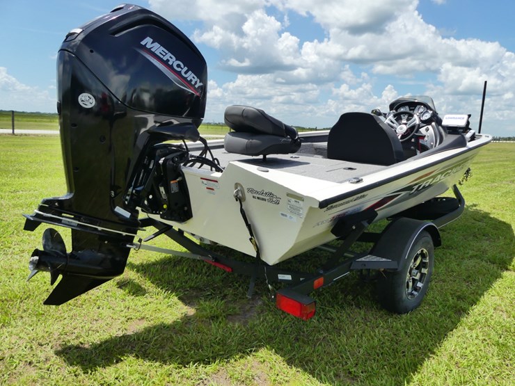 2020-basstracker-17.5'-aluminum-bass-boat-image-4