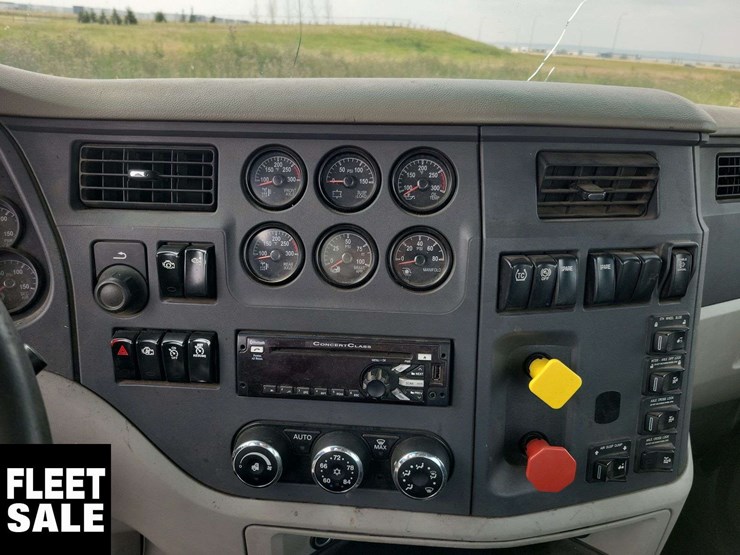 2018-peterbilt-579-image-21