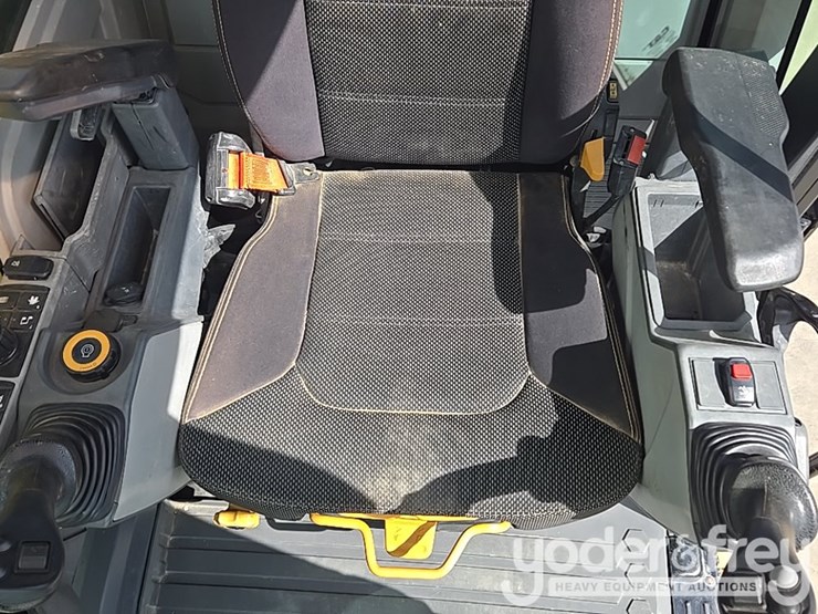 2019-caterpillar-336-image-71
