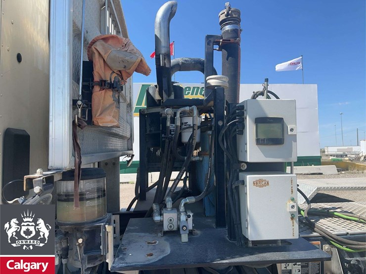 2018-kenworth-t880-image-23