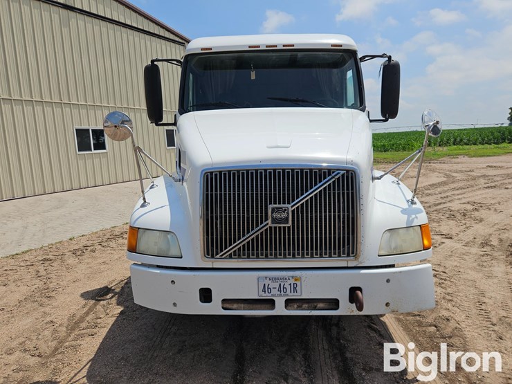 1999-volvo-vnl64t-t/a-truck-tractor-image-2