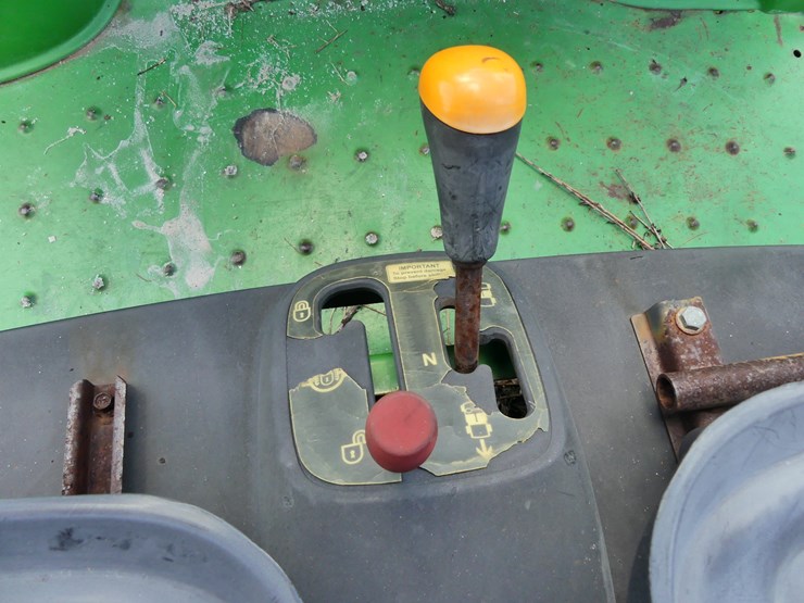john-deere-gator-image-9
