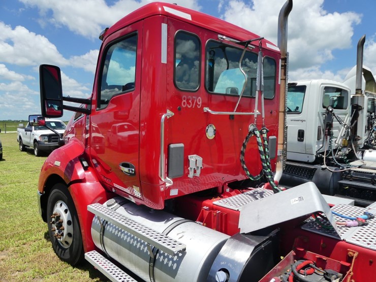 2018-kenworth-t680-image-8
