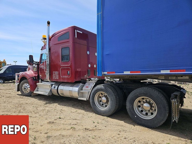 2020-kenworth-w990-image-2