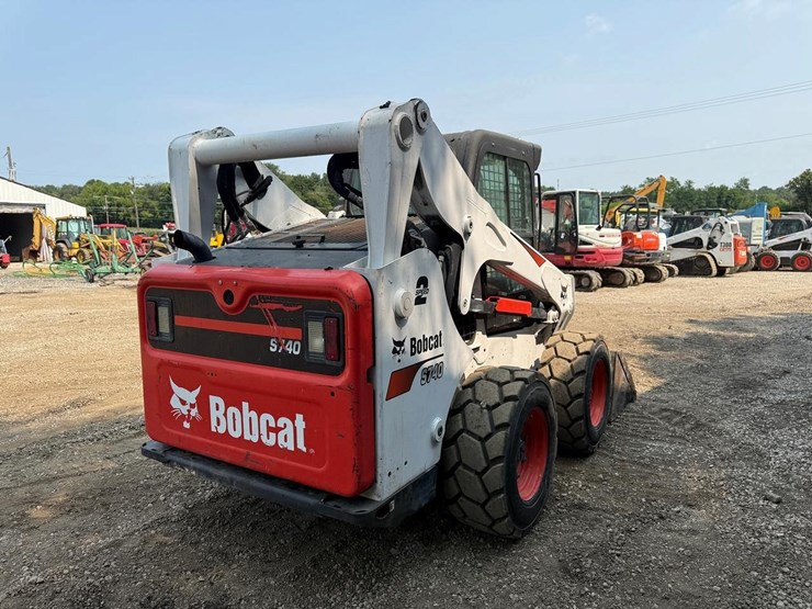 2022-bobcat-s740-image-4