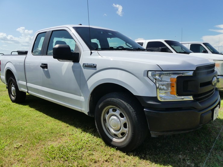2019-ford-f150-xl-image-1