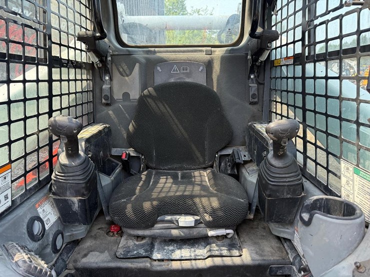 2022-bobcat-s740-image-17