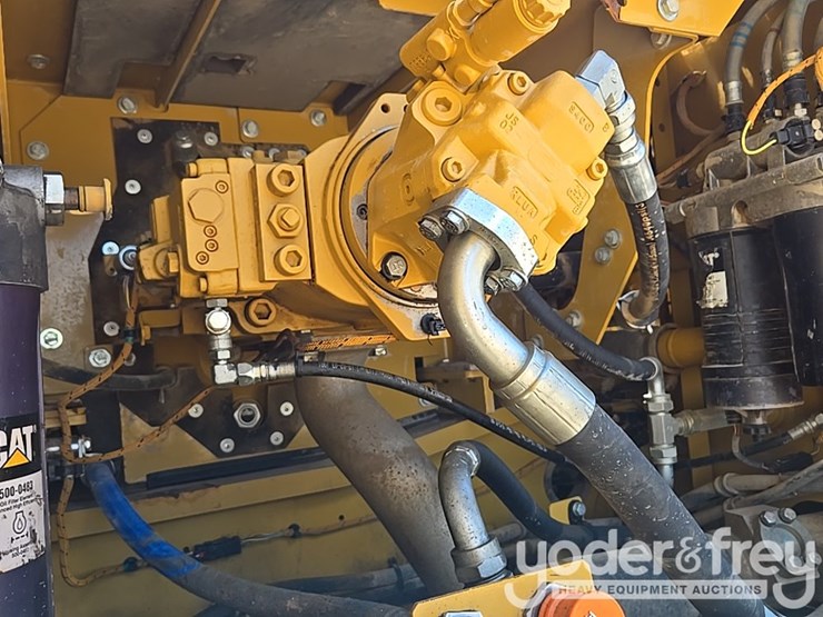 2019-caterpillar-336-image-40