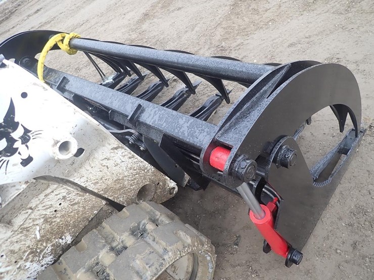 wildcat-84"-heavy-duty-skid-steer-root-rake-grapple-image-4